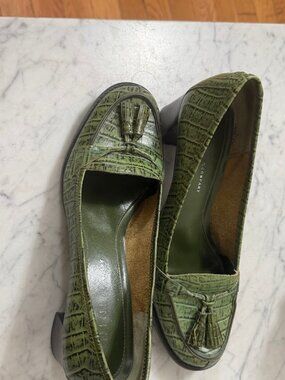 Nine & Company Box Heel Shoe
